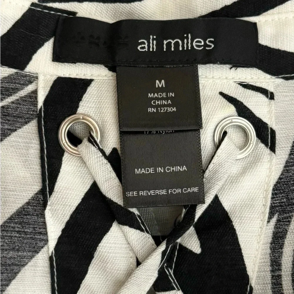 Ali Miles | Zebra Top 3/4 Sleeve Grommets With Tie Back EUC - Picture 6 of 8